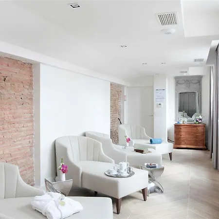 La Cour Des Consuls & - Mgallery Collection Hotel